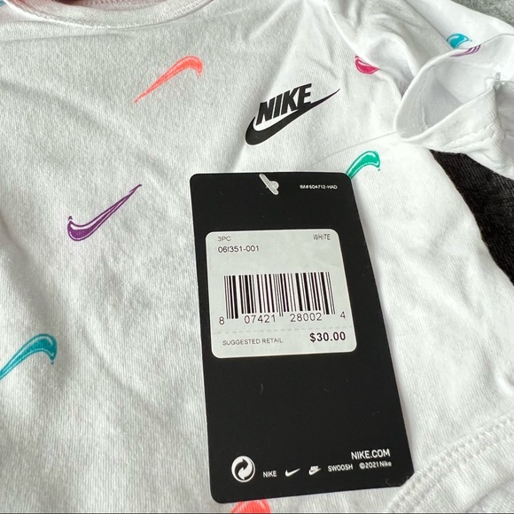 NWT Nike Baby Onesie 3-Pack - Picture 3 of 9